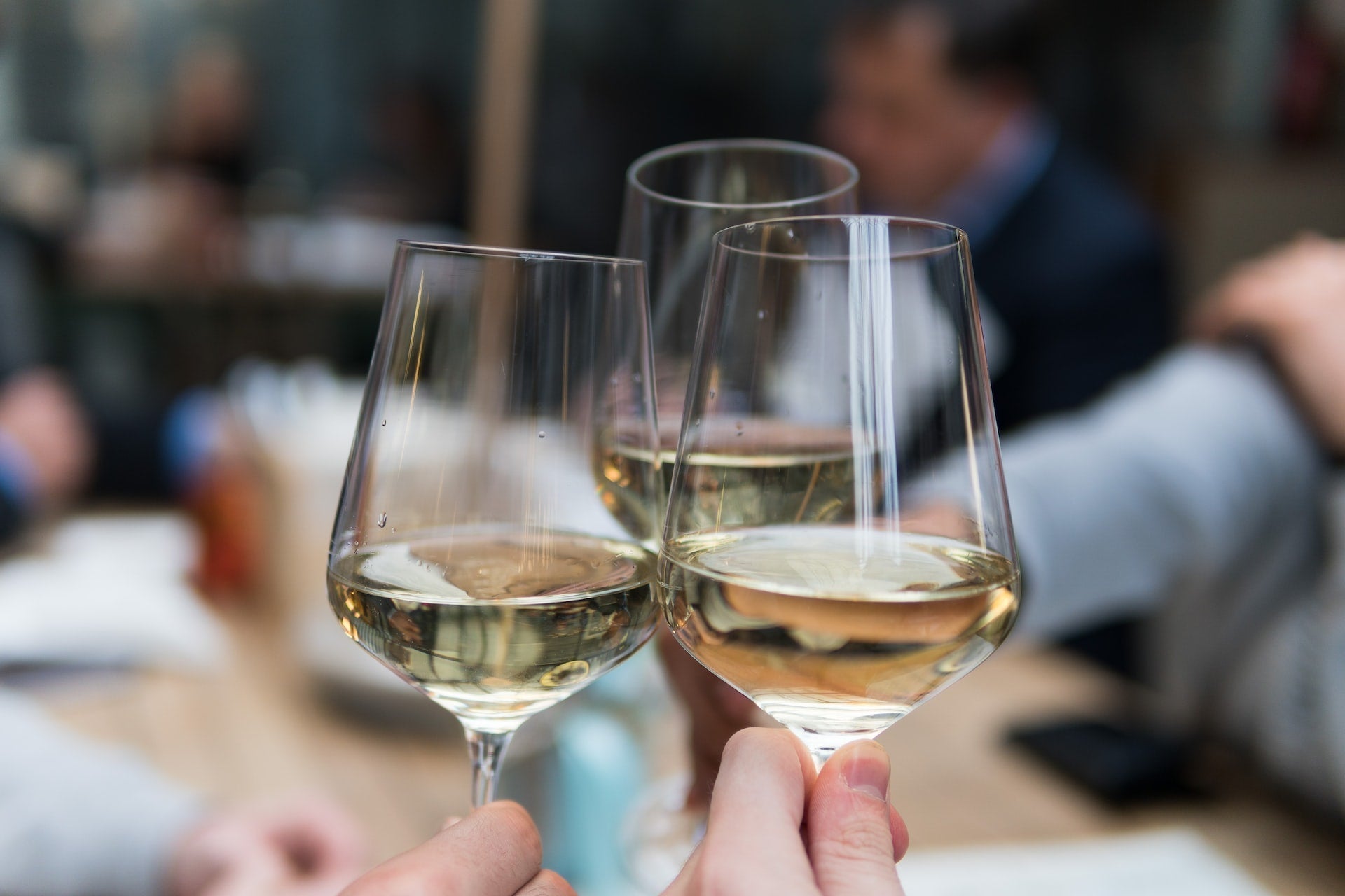 5 Types of White Wines for Any Occasion - Millon Wines